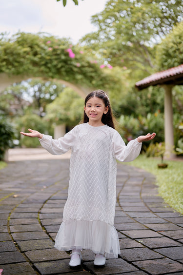 ZM Zaskia Mecca - Laya Dress Anak - White Series - Binar Samudra - Raya Collection Baju Lebaran